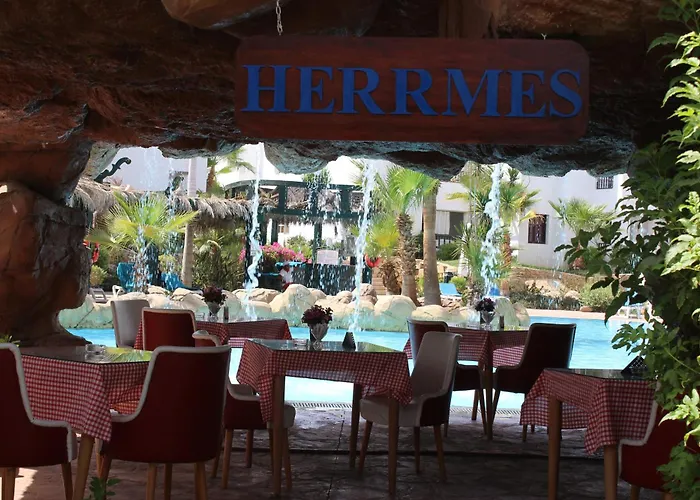 Herrmes اجانب فقط Hostel *