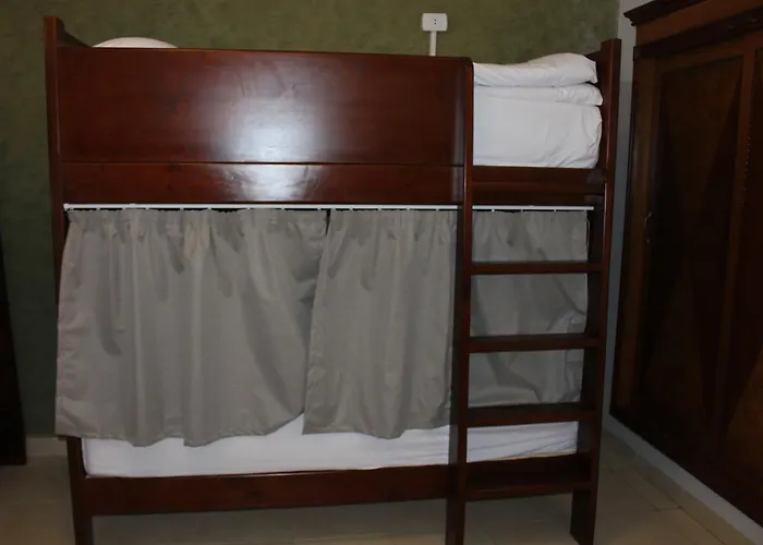 Hostel Herrmes اجانب فقط *